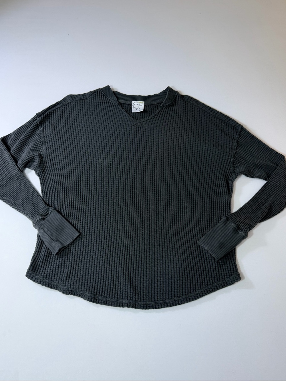 Offline by Aerie Gray Long Sleeve Pullover Rounded Edge V Neck Shirt Size XS